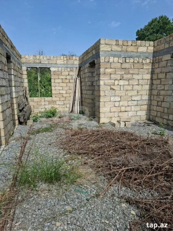 Satılır 3 otaqlı həyət evi