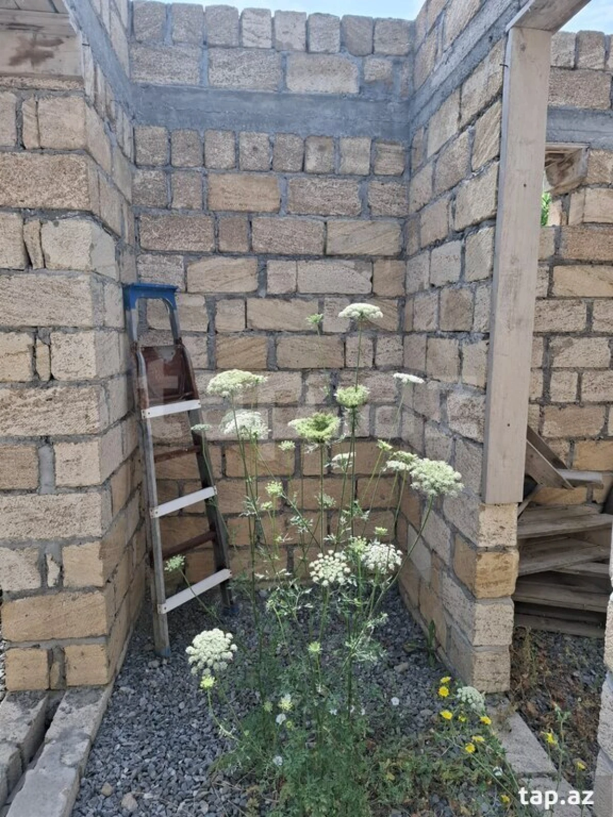 Satılır 3 otaqlı həyət evi