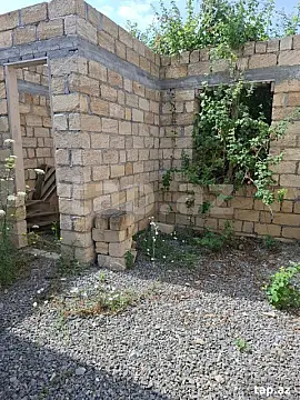 Satılır 3 otaqlı həyət evi