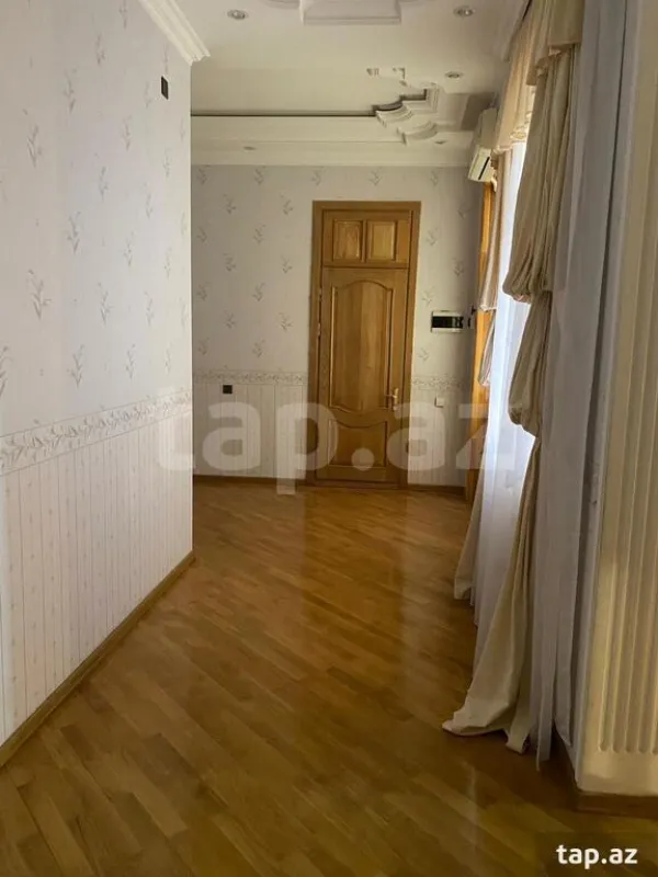 Satılır 7 otaqlı həyət evi