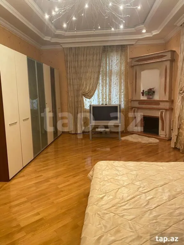 Satılır 7 otaqlı həyət evi