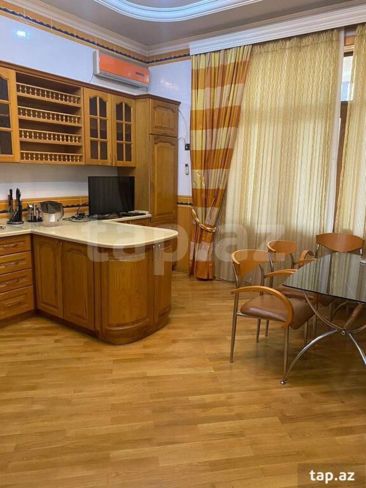 Satılır 7 otaqlı həyət evi