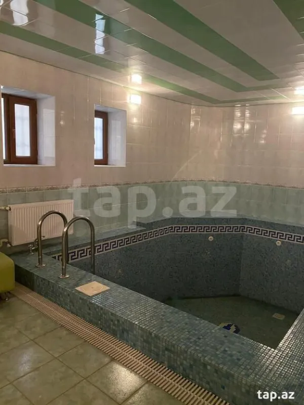 Satılır 7 otaqlı həyət evi