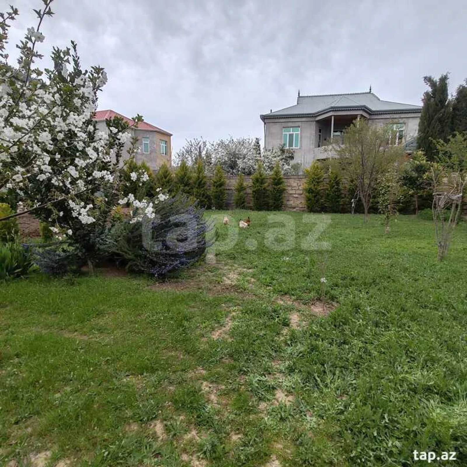Satılır 4 otaqlı həyət evi 300 m²