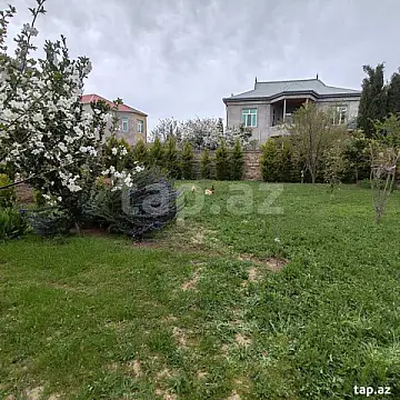 Satılır 4 otaqlı həyət evi 300 m²