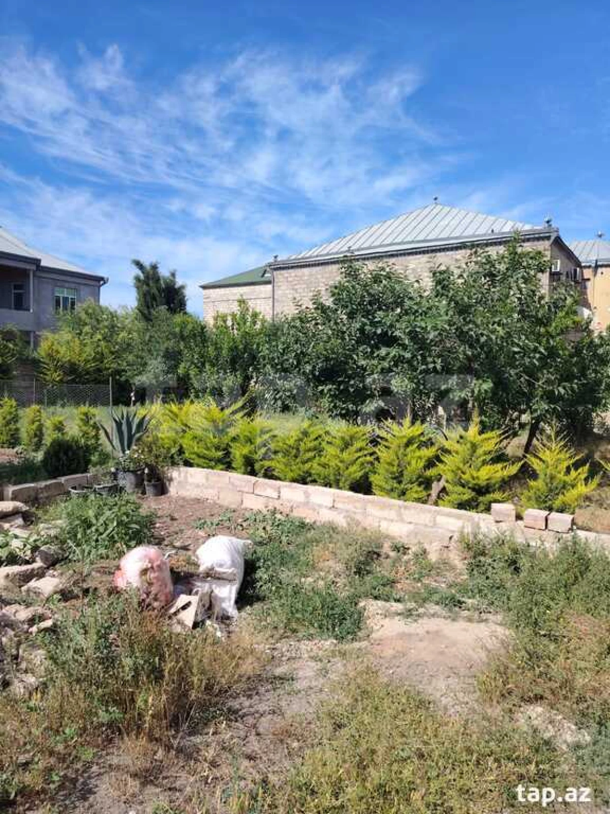 Satılır 4 otaqlı həyət evi 300 m²