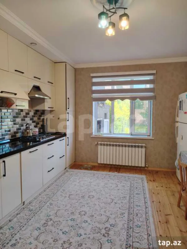 Satılır 4 otaqlı həyət evi 300 m²