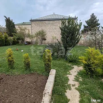 Satılır 4 otaqlı həyət evi 300 m²