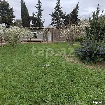 Satılır 4 otaqlı həyət evi 300 m²