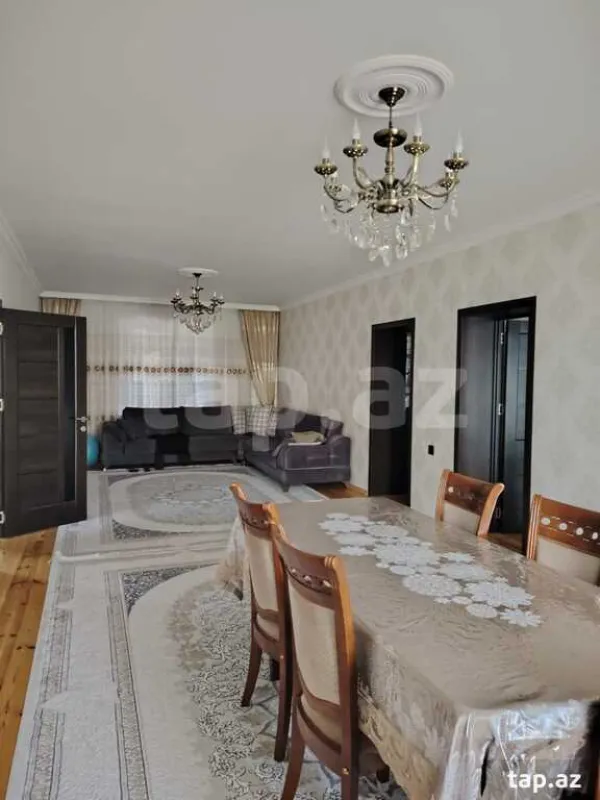 Satılır 4 otaqlı həyət evi 300 m²