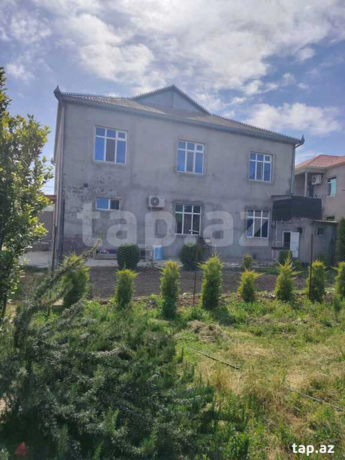 Satılır 4 otaqlı həyət evi 300 m²