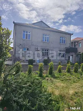 Satılır 4 otaqlı həyət evi 300 m²
