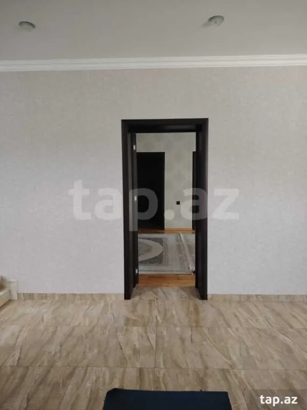 Satılır 4 otaqlı həyət evi 300 m²