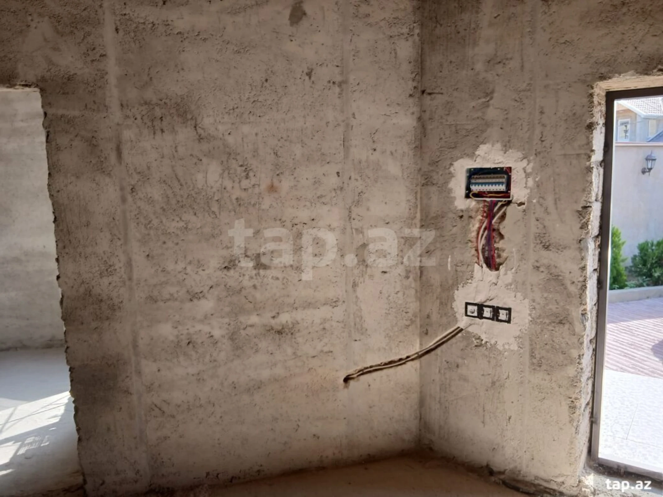 Satılır 4 otaqlı həyət evi