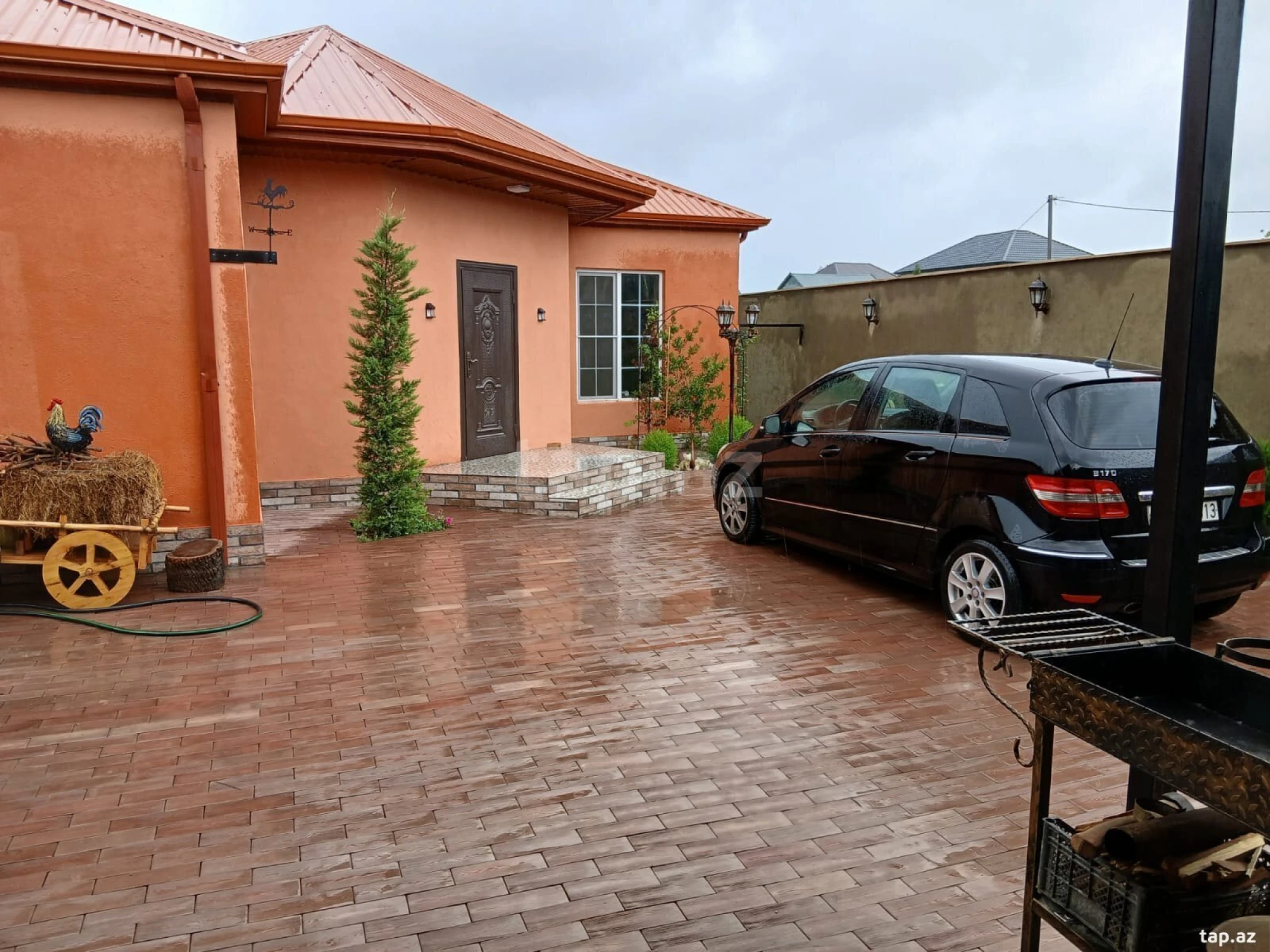 Satılır 4 otaqlı həyət evi