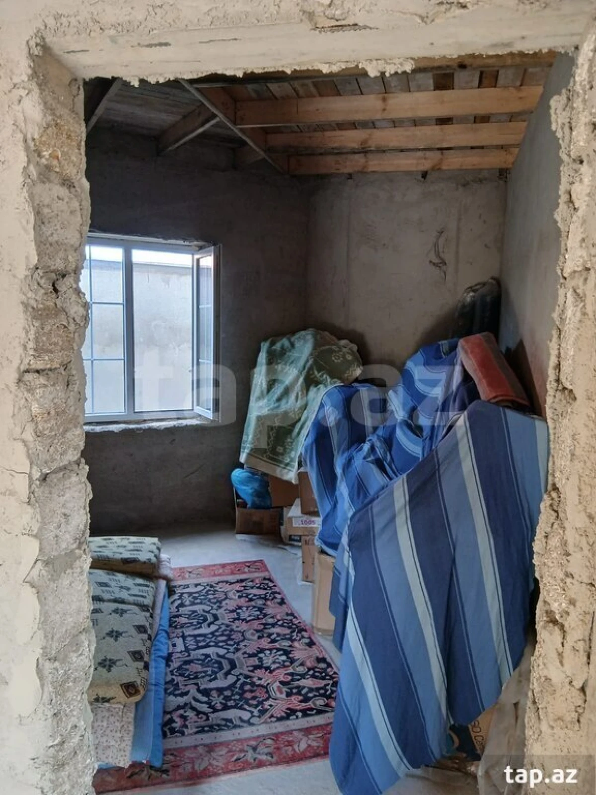 Satılır 4 otaqlı həyət evi