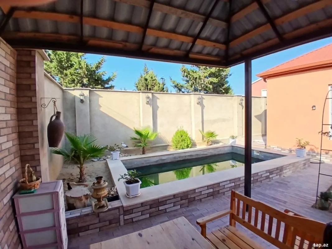 Satılır 4 otaqlı həyət evi