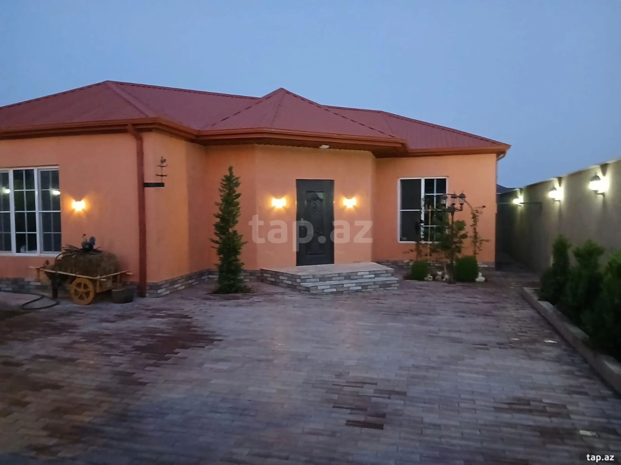 Satılır 4 otaqlı həyət evi