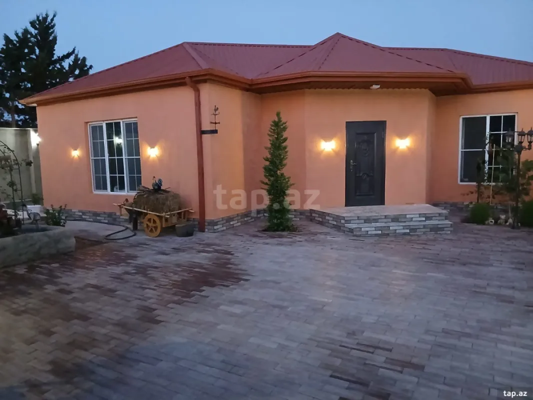 Satılır 4 otaqlı həyət evi