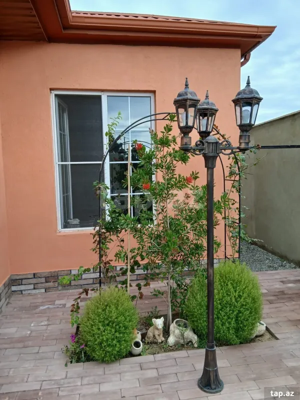 Satılır 4 otaqlı həyət evi