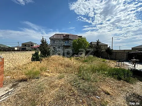 Satılır 8 otaqlı həyət evi