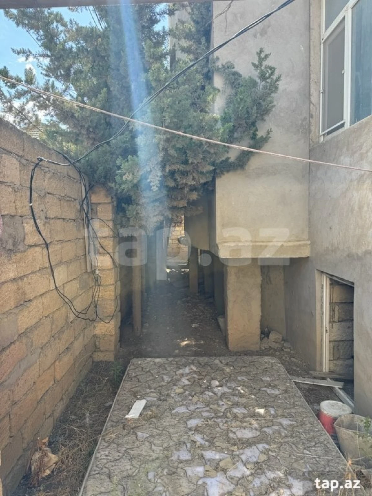 Satılır 8 otaqlı həyət evi