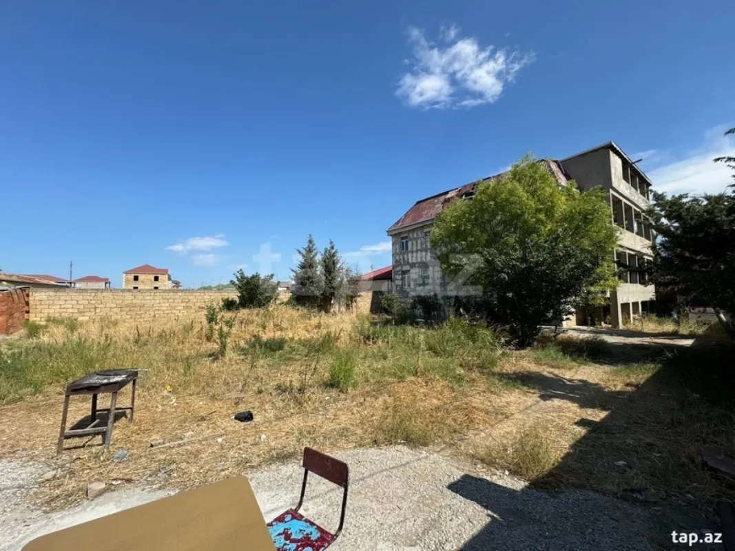 Satılır 8 otaqlı həyət evi