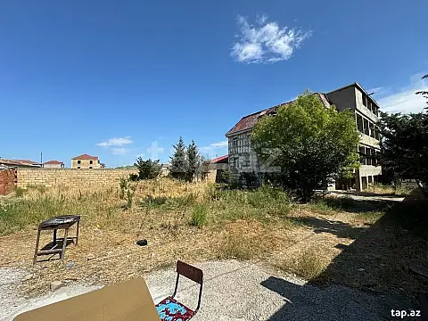 Satılır 8 otaqlı həyət evi