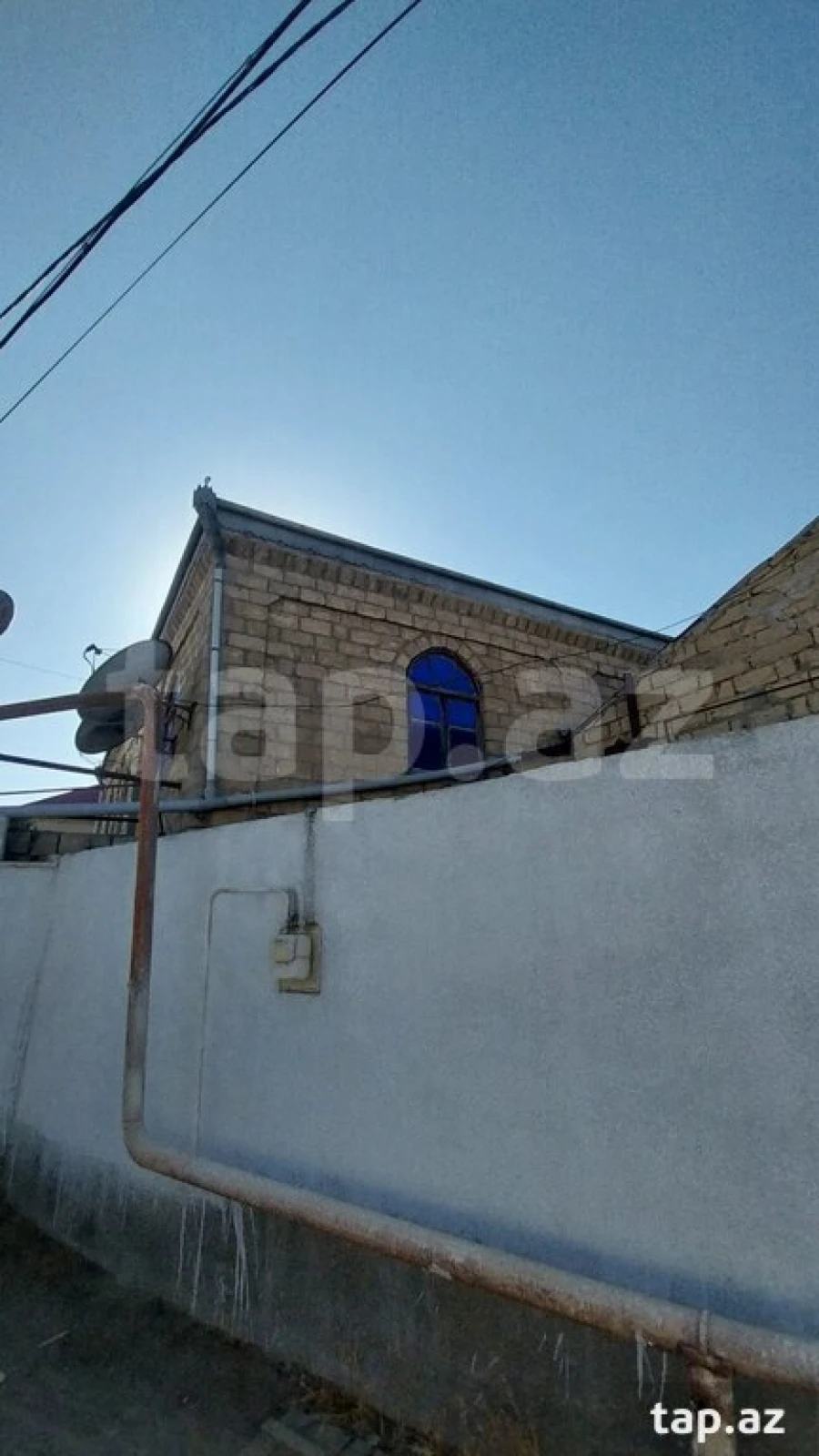 Satılır 10 otaqlı həyət evi