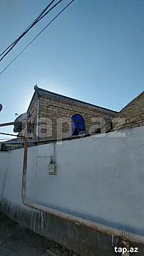 Satılır 10 otaqlı həyət evi