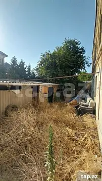 Satılır 10 otaqlı həyət evi