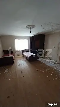 Satılır 10 otaqlı həyət evi