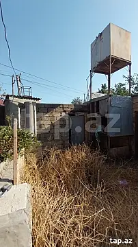 Satılır 10 otaqlı həyət evi