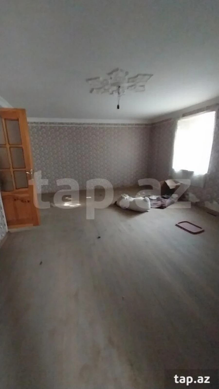 Satılır 10 otaqlı həyət evi