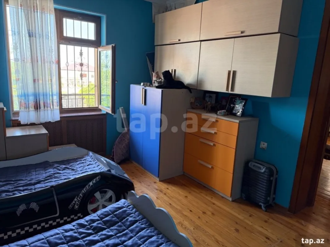 Satılır 6 otaqlı həyət evi