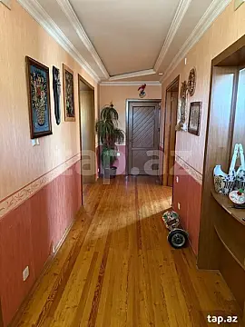 Satılır 6 otaqlı həyət evi