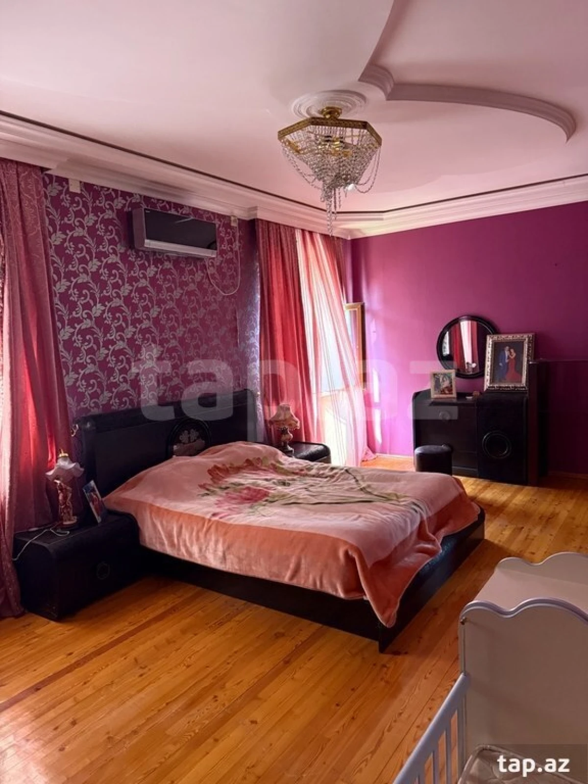 Satılır 6 otaqlı həyət evi