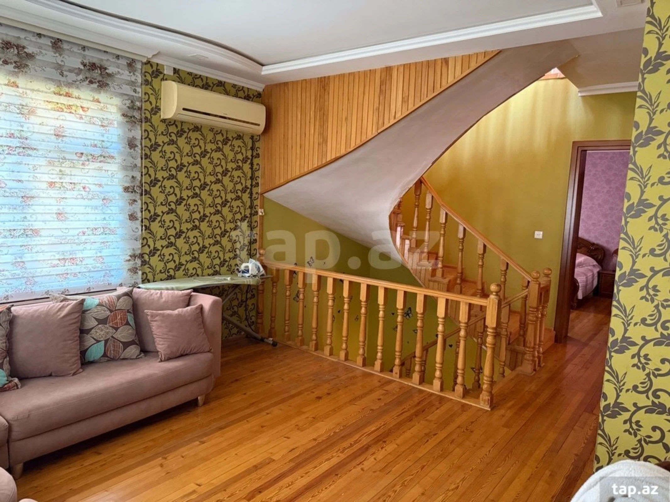 Satılır 6 otaqlı həyət evi