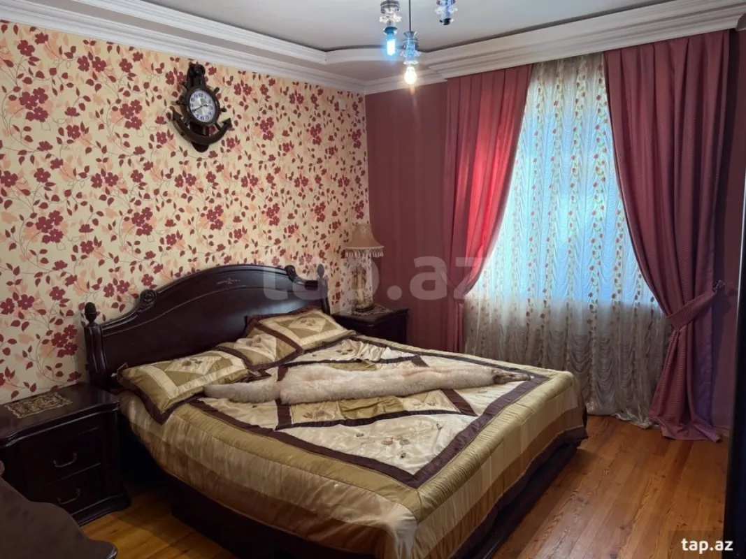 Satılır 6 otaqlı həyət evi