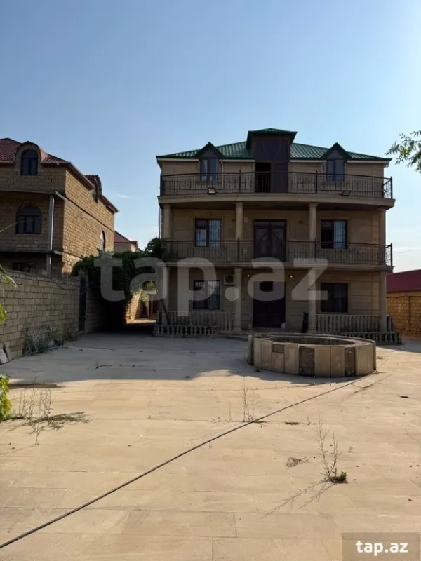 Satılır 6 otaqlı həyət evi