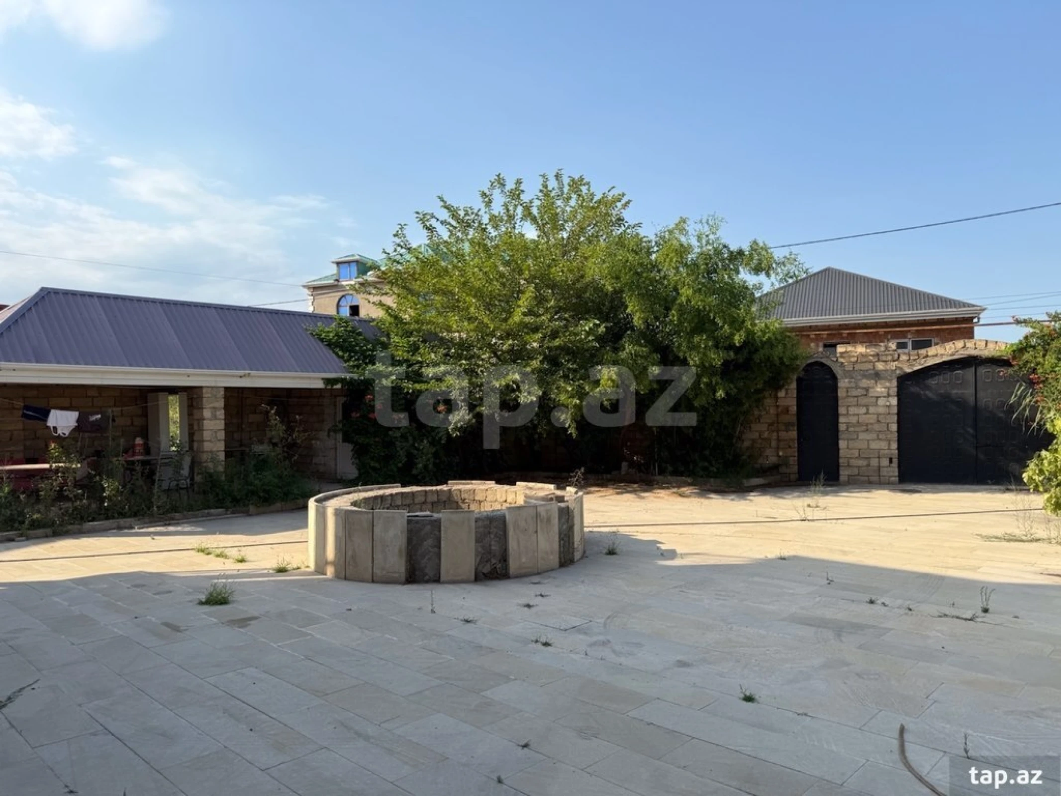 Satılır 6 otaqlı həyət evi