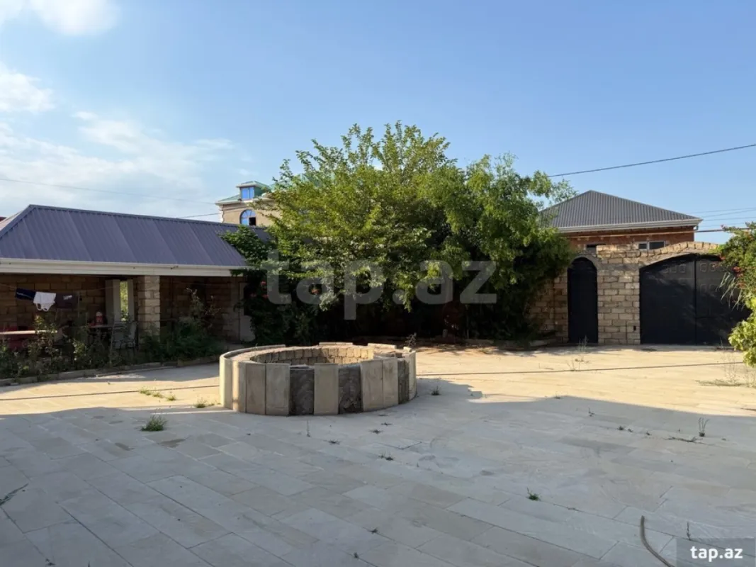 Satılır 6 otaqlı həyət evi