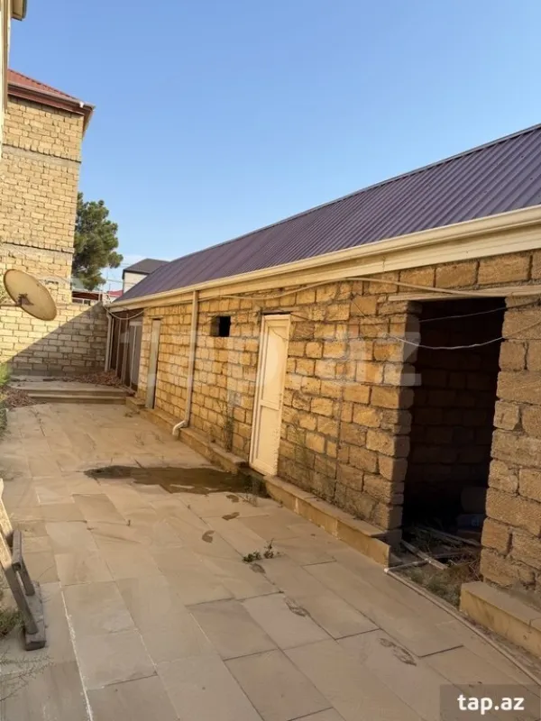 Satılır 6 otaqlı həyət evi