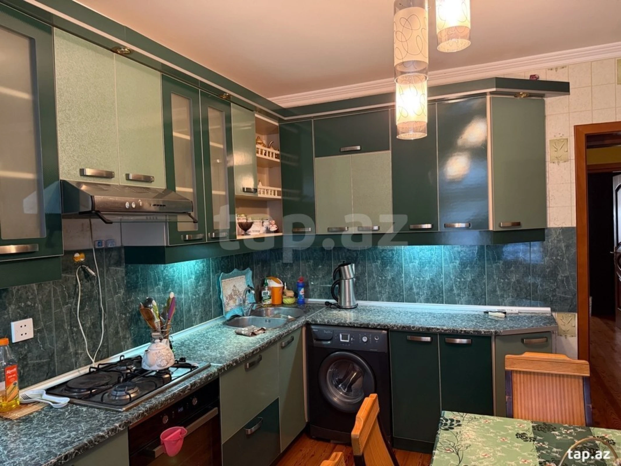 Satılır 6 otaqlı həyət evi