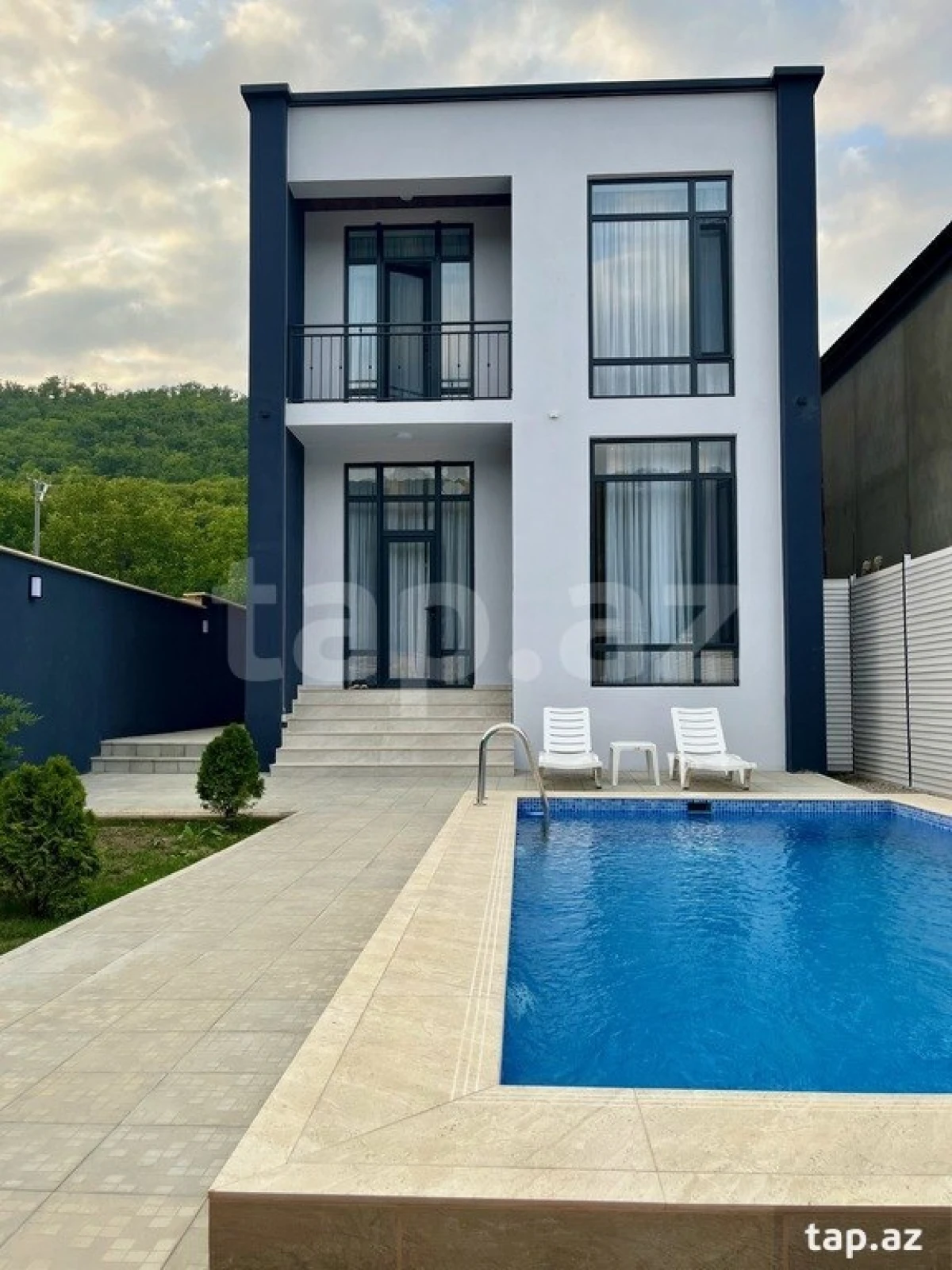 Kirayə verilir 4 otaqlı həyət evi