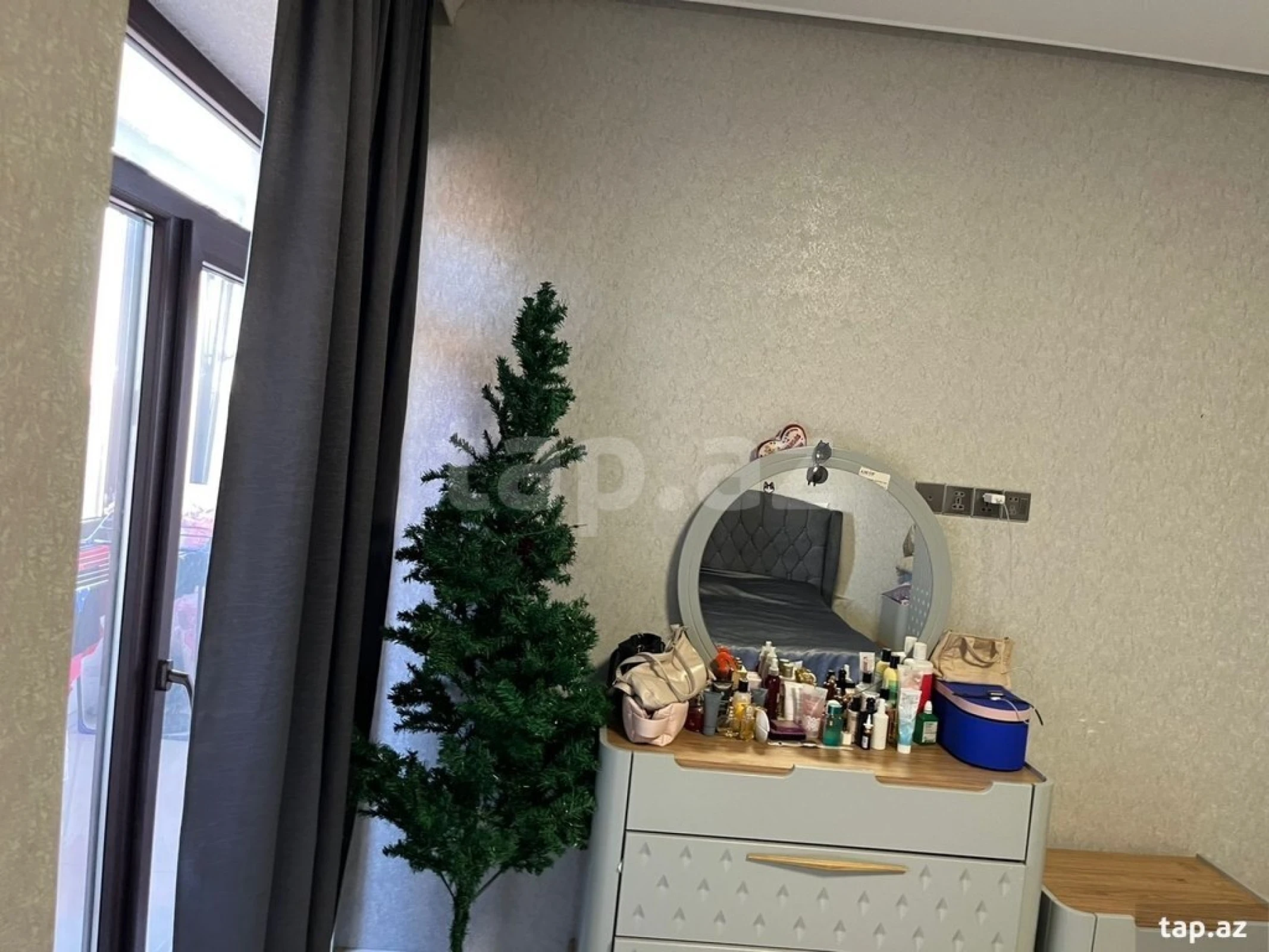 Satılır 3 otaqlı yeni tikili 82 m²