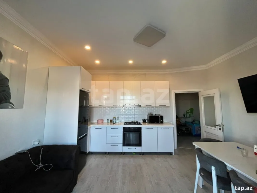 Satılır 3 otaqlı yeni tikili 82 m²