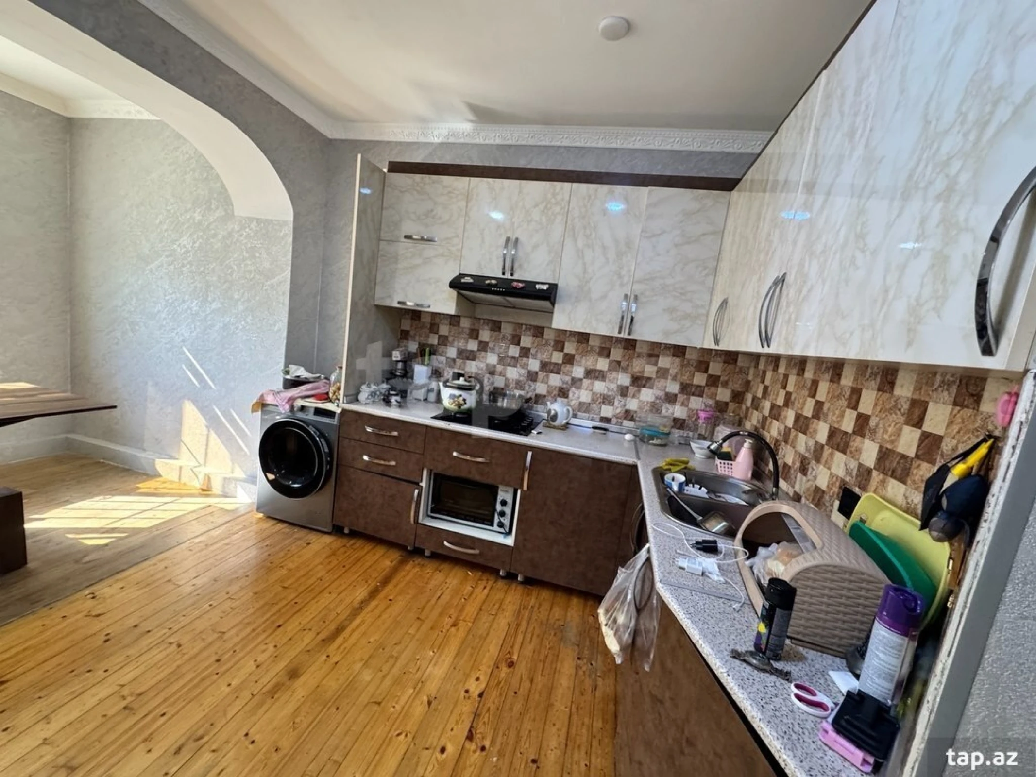 Satılır 6 otaqlı həyət evi