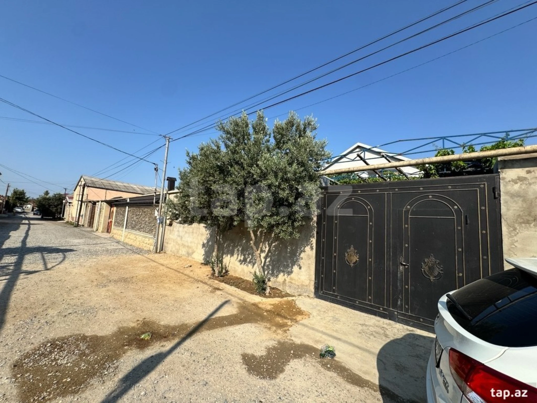 Satılır 6 otaqlı həyət evi