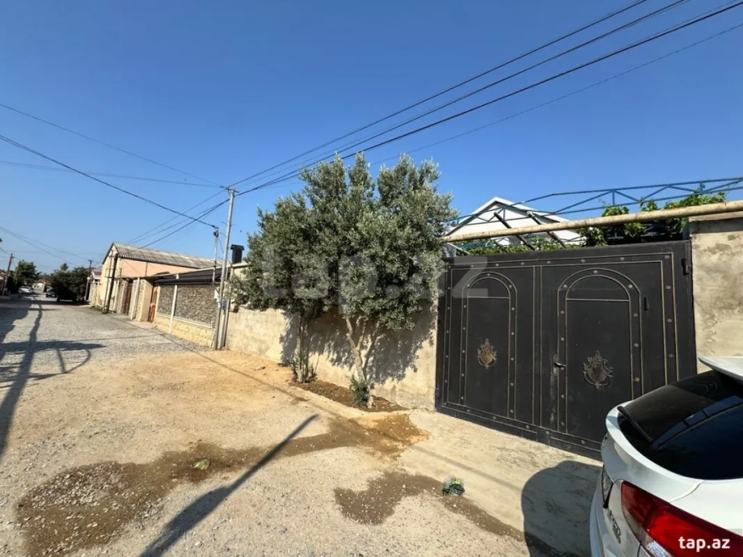 Satılır 6 otaqlı həyət evi